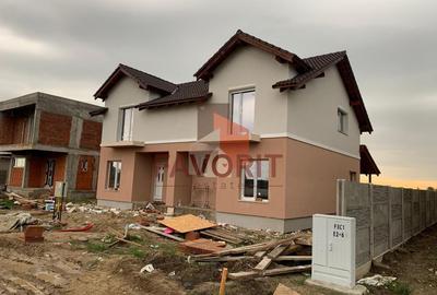 Duplex cu 4 camere cu Canalizare în Moșnița Nouă - 3