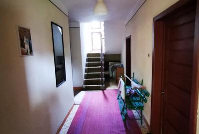 Casă cu 5 camere cu Teren 1800 Mp în Podu Rizii - 6