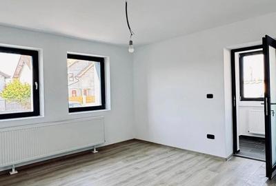 Casă cu 3 camere cu Teren 508 Mp în Sânmihaiu Român - 2