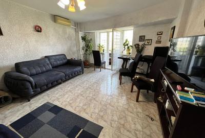 Apartament cu 2 camere decomandat în P-ța Alba Iulia