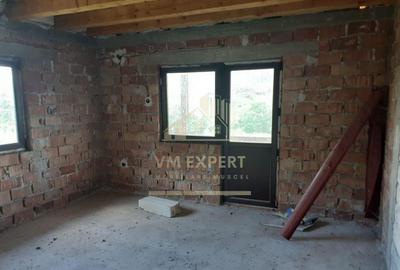 VILA 8 CAMERE, TEREN 5000 MP CAMPULUNG, APA SARATA - 5