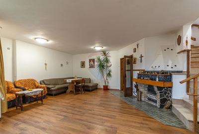 Casa / Vila cu 6 camere de vanzare in Tarlungeni - 4