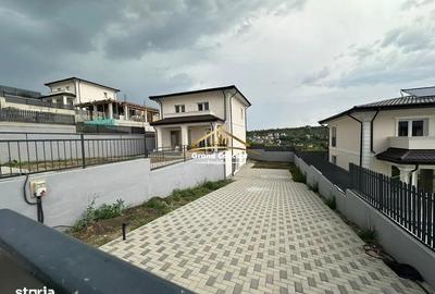 Casă cu 4 camere în Central - 2