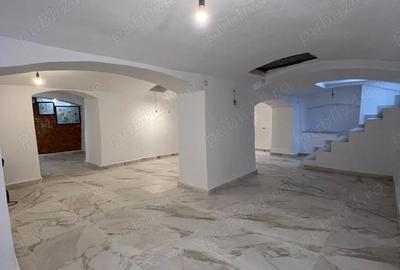 Spațiu comercial, de 91 mp, în Central - 8