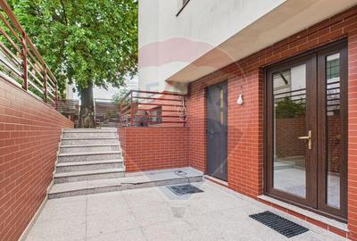 Apartament cu 3 camere decomandat în Bucureștii Noi