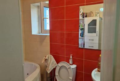 De Vanzare Apartament 3 camere et 4 zona centrala Suceava De Vanzare Apartament 3 camere et 4 zona centrala Suceava - 6