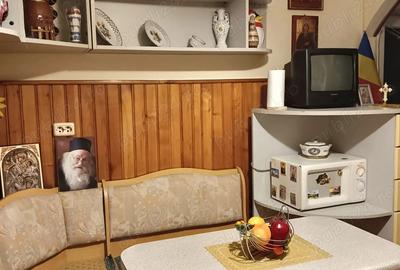 Apartament cu 3 camere decomandat în Central - 1