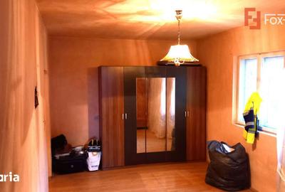 Casă cu 7 camere cu Teren 1458 Mp în Lenauheim - 1