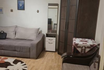 Garsonieră decomandată, mobilată în Universitate - 2