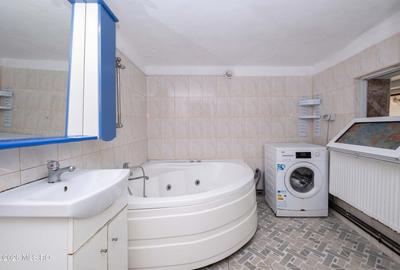 Casă cu 3 camere cu Teren 65 Mp în Central
