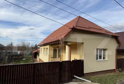 Casă cu 4 camere cu Teren 1900 Mp în Central - 1