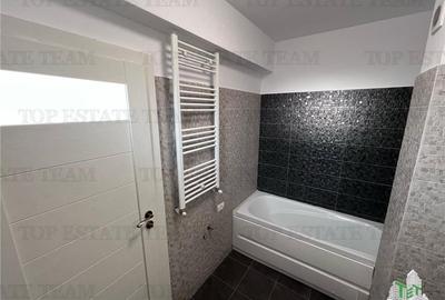 Penthouse 2 camere, 2 bai, toate utilitatile, posibilitate loc de parcare, in BR - 16
