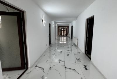 Casă individuală cu 9 camere cu Canalizare în B-dul București - 12