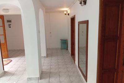 Casă cu 6 camere cu Teren 843 Mp în Livada - 11