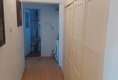 Apartament cu 4 camere semidecomandat în Central