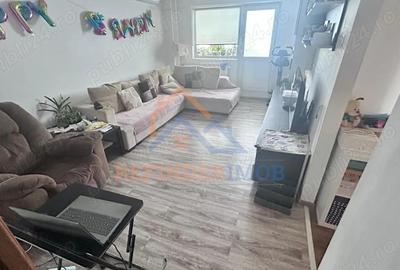 Apartament de vanzare cu 3 camere, zona Titan - 2