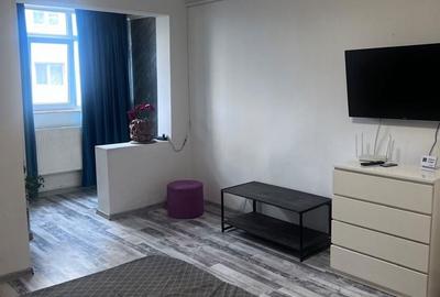 Garsonieră decomandată în Central - 1