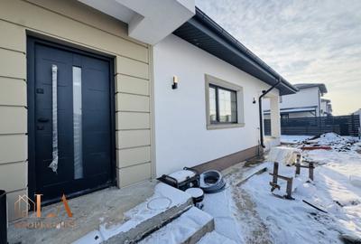 Casă individuală cu 4 camere cu Canalizare în Domnești - 2