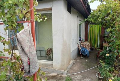 Casă cu 3 camere cu Teren 1500 Mp în Lehliu - 2