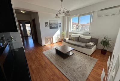 Apartament cu 3 camere decomandat, mobilat în Torontalului