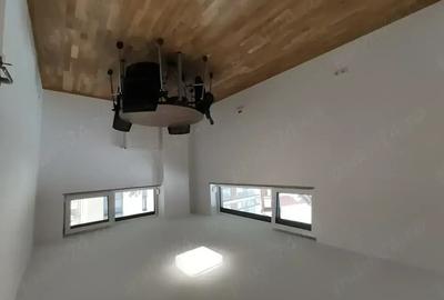 Spațiu comercial, de 50 mp, în Central - 7