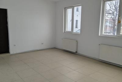 Casă individuală cu 6 camere cu Canalizare în Central - 21