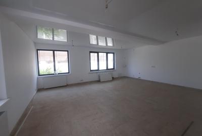 Casă cu 4 camere în Mogoșoaia - 2