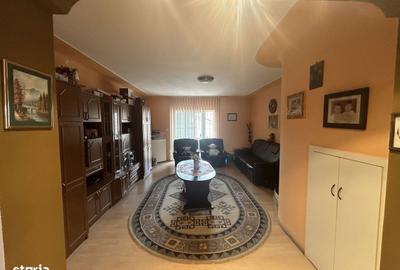 Casă cu 7 camere cu Teren 1300 Mp în Central - 17