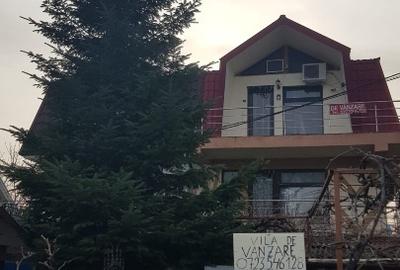 Casă cu 5 camere cu Teren 300 Mp în Central - 1