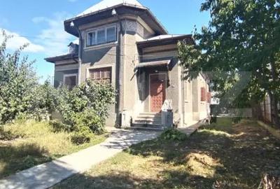 Casă cu 4 camere cu Teren 740 Mp în Cetate - 2