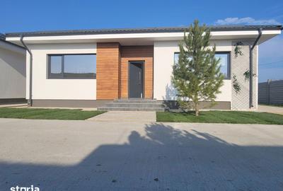 Casă cu 4 camere cu Teren 340 Mp în Tunari