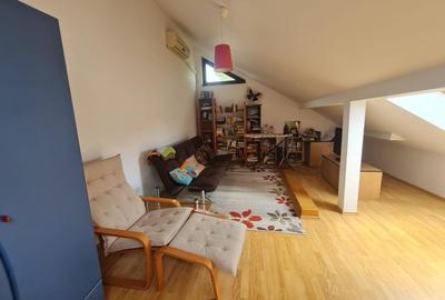 Duplex cu 4 camere cu Canalizare în Central - 16