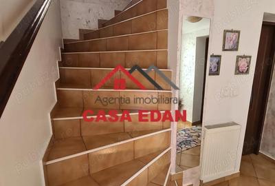 Casă cu 4 camere cu Teren 176 Mp în Central - 11