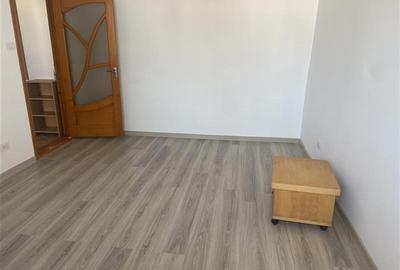 Apartament cu 2 camere decomandat, mobilat în Sud