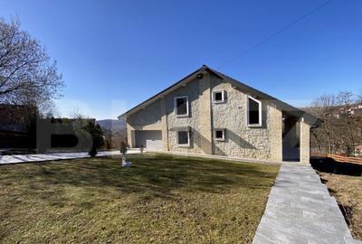 Proprietate speciala cu panorama superba, 220 mp utili, 1760 Proprietate speciala cu panorama superba, 220 mp utili, 1760 - 2