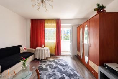 Apartament cu 3 camere decomandat în Rahova - 2