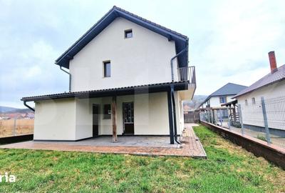 Casă cu 5 camere cu Teren 446 Mp în Chinteni