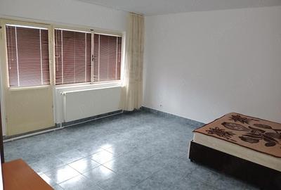 Apartament cu 2 camere decomandat în Central - 2