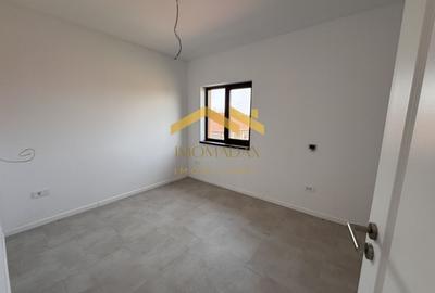Casă individuală cu 4 camere cu Canalizare în Utvin - 12