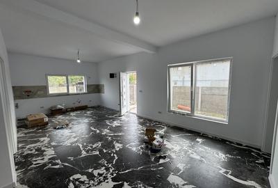 1/2 Duplex Parter Sanmihaiu Roman ,3 Camere,2 Bai,Toate Utilitatile - 2