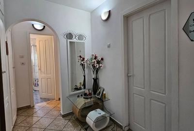 Apartament cu 2 camere decomandat în Decebal - 8