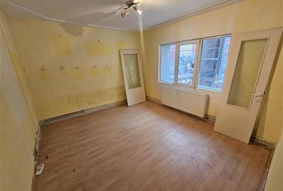 Apartament cu 2 camere semidecomandat în Micro II - 3