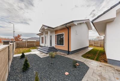 Casă individuală cu 3 camere cu Canalizare în Moșnița Nouă - 1