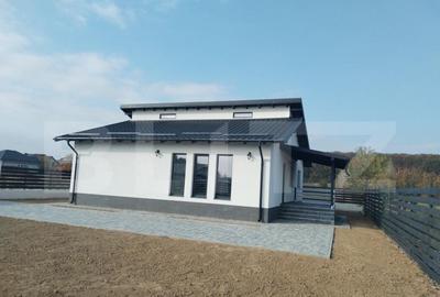 Casă cu 4 camere cu Teren 565 Mp în Priseaca - 1