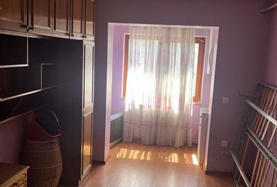 Apartament cu 3 camere decomandat în Republicii - 2