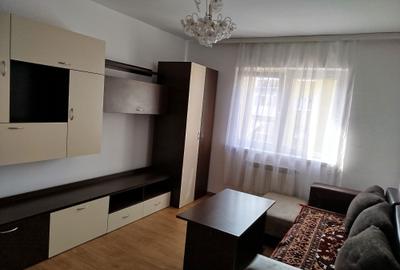 Apartament cu 3 camere semidecomandat în Vasile Aaron - 1