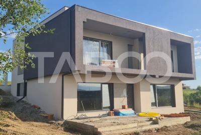 Casa individuala spatioasa Selimbar - pret excelent - 3