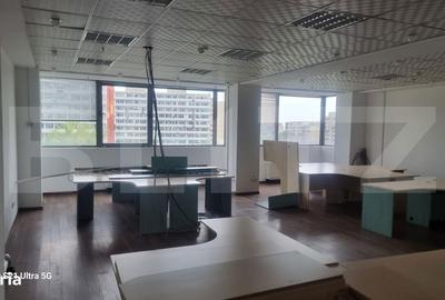Spațiu comercial, de 1,600 mp, în Central - 7