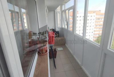 Vanzare apartament decomandat 4 camere Bd. Obregia - Pasajul Europa Unita - 3