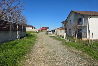 Teren Construcții intravilan de 450 mp, în Lazu - 5